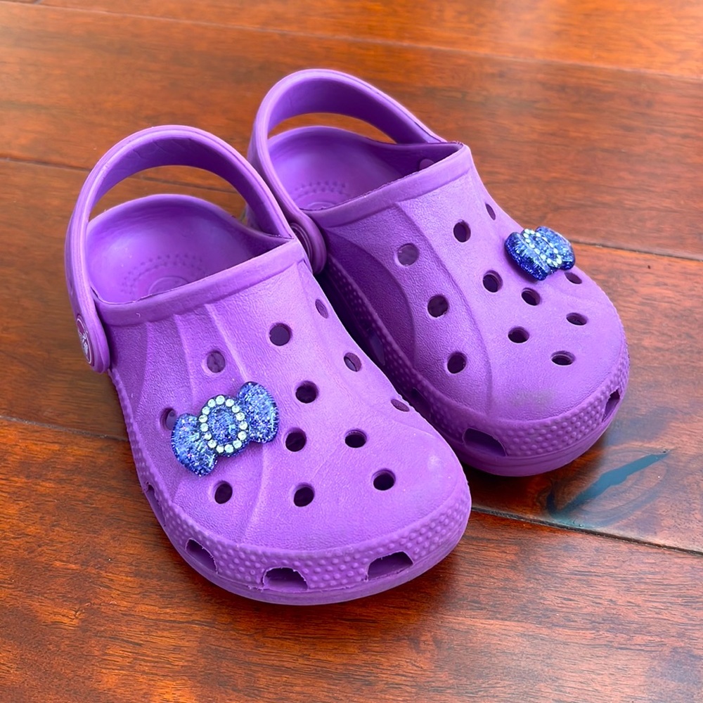 Crocs for little girls. Size 8/9T.